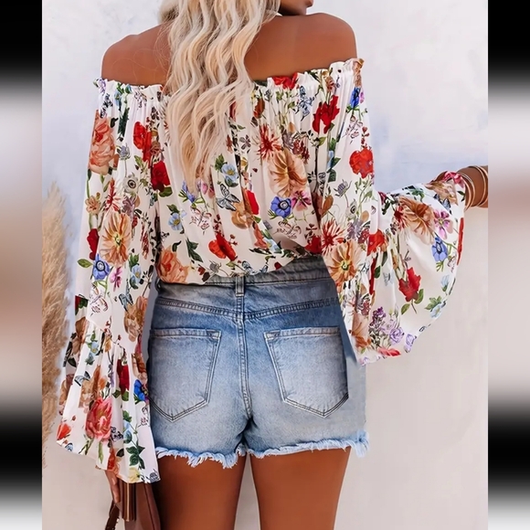 NEW NWOT Floral Crop Bell Sleeve Blouse-Large - Picture 5 of 5